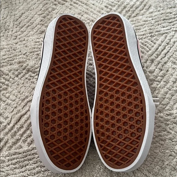 Women’s Vans Ward Canvas Sneakers - Picture 4 of 6